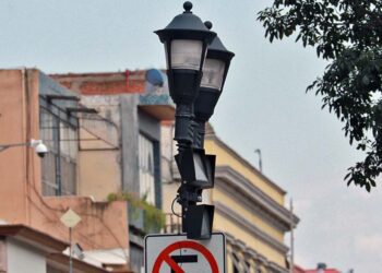 Foto: Adrián Gaytán // Con una inversión de 5 millones de pesos, rehabilitan la luminaria de la ciudad.