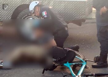 El joven circulaba en su bicicleta cuando fue embestido por una unidad del City Bus; él sigue en el hospital.
