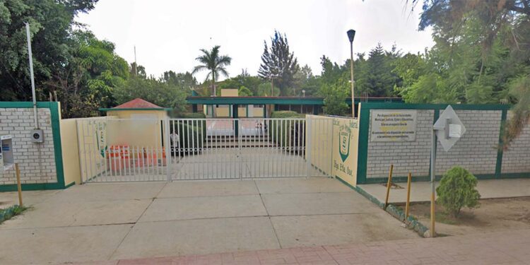 Foto: Google // Autoridades de la Escuela Secundaria Federal “27 de Septiembre” de Santiago Etla anunciaron el cambio de modalidad de clases durante tres días a partir del miércoles.