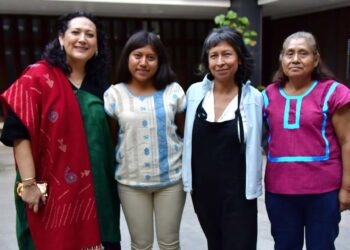 Fotos: Rubén Morales // Clarisa Toledo, Alejandra Santiago López, Yolanda Cruz y Zoila López.