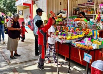 ¿Se acabó la comida chatarra en las escuelas a partir de marzo?