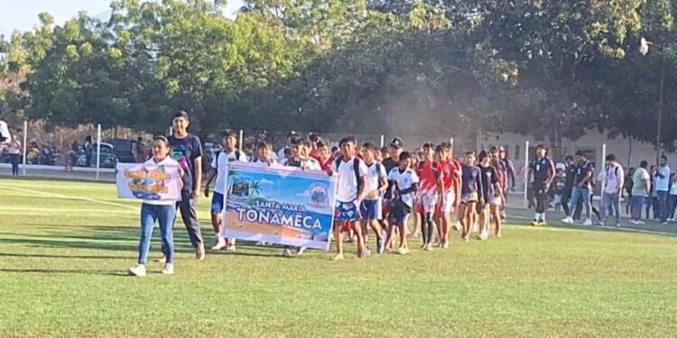 Inició la fiesta deportiva en San Pedro Pochutla