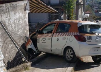 Daños materiales dejó un accidente.