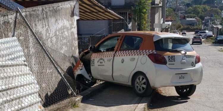 Daños materiales dejó un accidente.