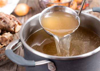 ¿El caldo de huesos es realmente beneficioso? Descubre lo que dice la ciencia