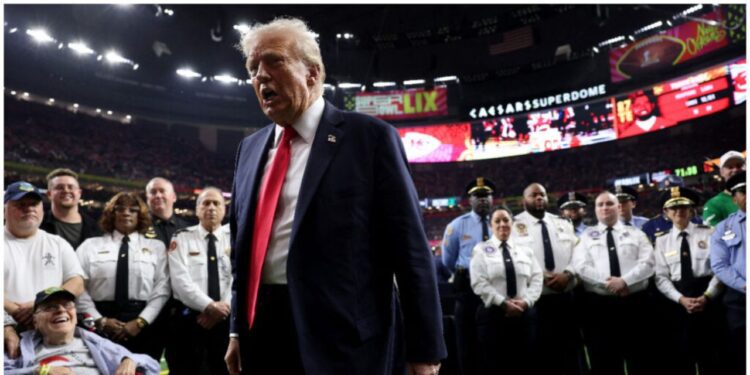 Donald Trump se saca del manga nuevos Aranceles