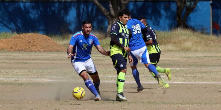 Foto: Leobardo García Reyes // El fin de semana fue para los visitantes, que se llevaron los triunfos.