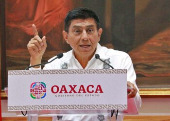Foto: Adrián Gaytán // El gobernador Salomón Jara, lamenta que Morena permita la afiliación de Alejandro Murat y Miguel Ángel Yunes.
