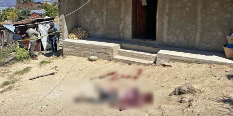 El señor fue herido de muerte y quedó tirado afuera de la vivienda.