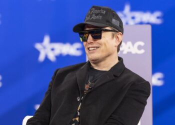 Elon Musk desata controversia al exigir 120 horas semanales a empleados del DOGE