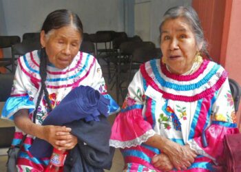 En la mayoría de hogares los únicos que practican el mazateco son las personas de la tercera edad.