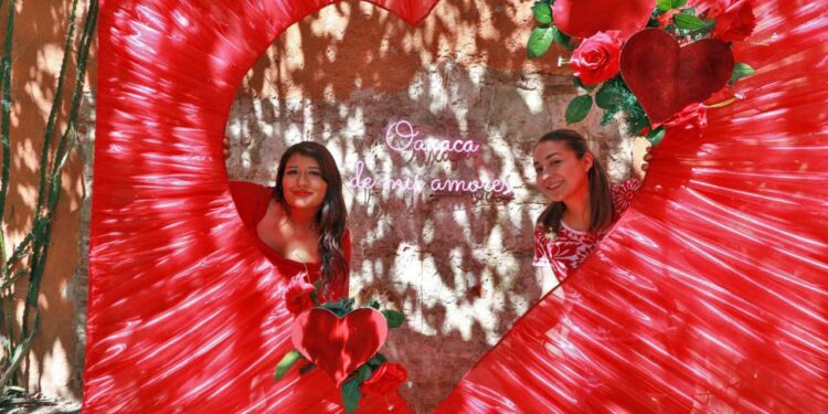 Mercadito Rosa celebra el amor y la amistad