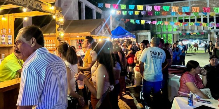 Inauguran con éxito la Feria del Mezcal en Pochutla 2025