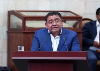 Foto: Luis Alberto Cruz // Farid Acevedo, secretario de Finanzas, comparece ante legisladores.