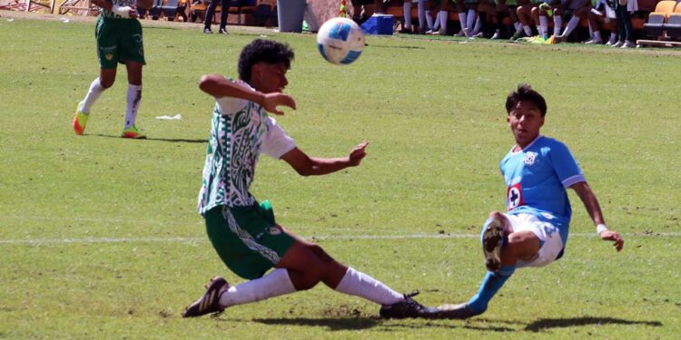 Fotos: Leobardo García Reyes // Fue un encuentro muy parejo entre ambas escuadras.