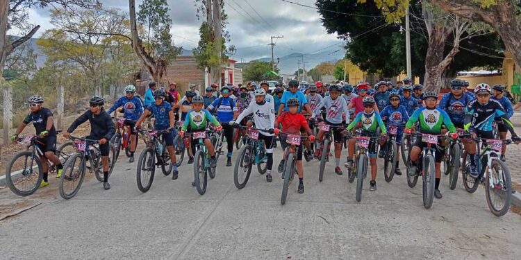 Fueron más de 200 los pedalistas participantes.