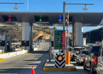 Aumento de tarifas y largas filas en la caseta Barranca Larga-Ventanilla afectan a viajeros