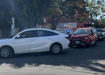 Con retrasos arranca verificación vehicular en Oaxaca