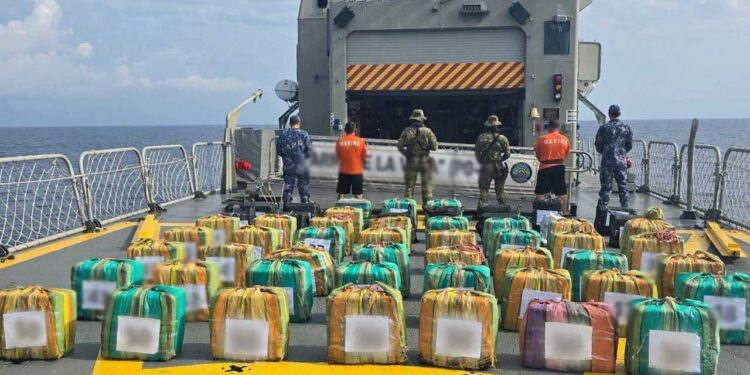 En Oaxaca aseguran embarcaciones con cerca de dos toneladas de cocaína