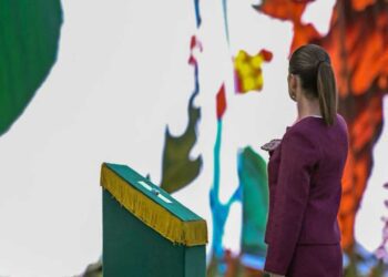 No somos colonia, subraya Sheinbaum en el Día de la Bandera