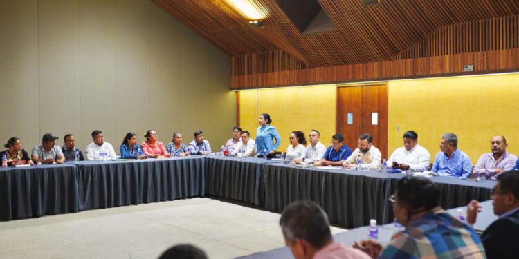 Tras masacre, tardan 13 días en sentar a la mesa a Petapa y Platanillo