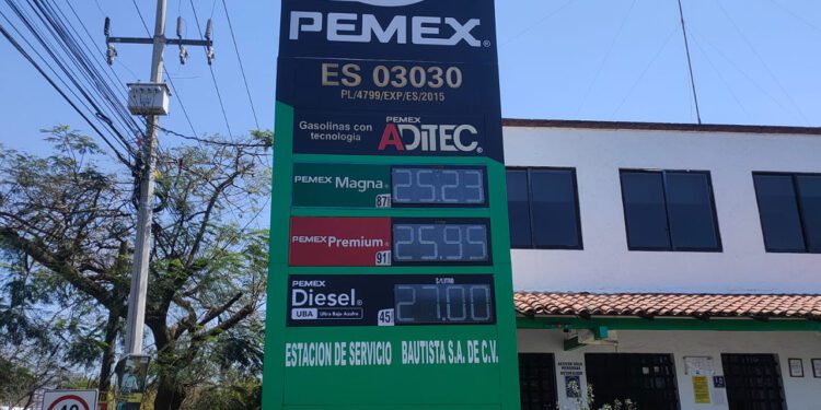 ¿Qué día entra en vigor el precio de 24 pesos el litro de gasolina? ¡Te lo decimos!