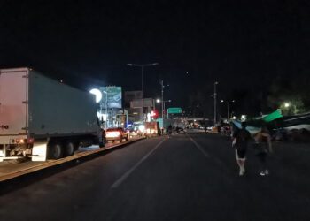Las imágenes muestran las dificultades de tránsito provocadas por los bloqueos de la Sección 22 que inició su paro de 48 horas la mañana de jueves.