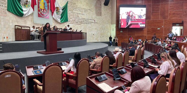 Foto: Adrián Gaytán // La mayoría morenista en el Congreso del Estado pretende crear una nueva Constitución.