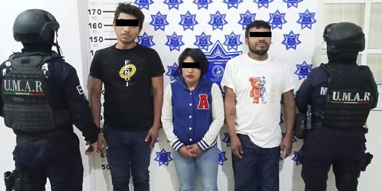 Detienen a tres personas por robo con violencia en Periférico