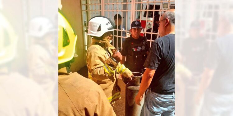 Los bomberos lograron controlar la situación y se llevaron el tanque.