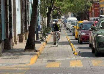 Fotos: Álvaro Cuitláhuac López // Los ciclistas arriesgan la vida.