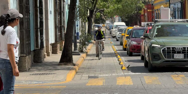 Fotos: Álvaro Cuitláhuac López // Los ciclistas arriesgan la vida.