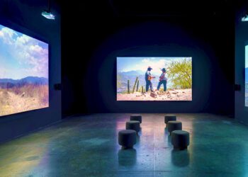 La instalación en tres canales de video titulada La trampa se presenta hasta el 6 de abril de 2025 dentro del ciclo expositivo “Genealogías y disidencias”.