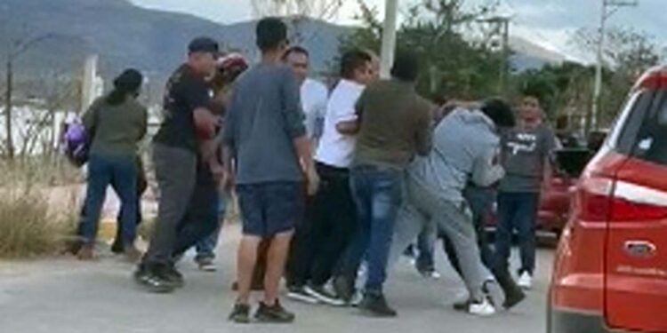 Los hechos sucedieron durante una manifestación afuera del cuartel.