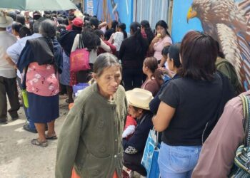Mujeres y hombres de la región Mazateca recibieron sus Tarjetas del Bienestar.