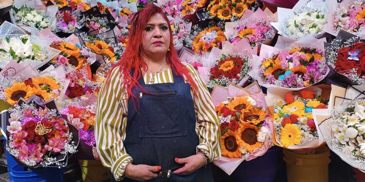 Fotos: Lisbeth Mejía Reyes // “El aumento de precios de las flores será generalizado conforme se aproxime el 14 de febrero”: Naty.