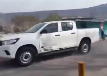 VIDEO | Robo de camioneta Carso desata persecución, balacera y aseguramiento en Valles Centrales