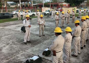 Foto: cortesía // Personal de Vectores de SSO lleva a cabo acciones para la prevención y control del dengue en la Jurisdicción Sanitaria 3 Tuxtepec.