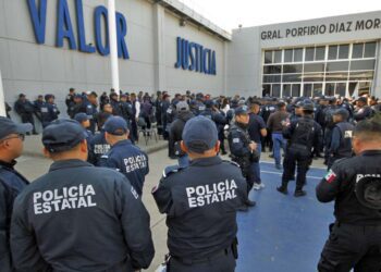 Foto: Jorge Luis Plata // Policías estatales mantienen el paro de labores; al menos mil 200 elementos se han sumado a la protesta.
