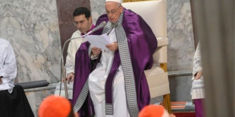 El Papa Francisco pasó una noche tranquila y sigue descansando, informa el Vaticano