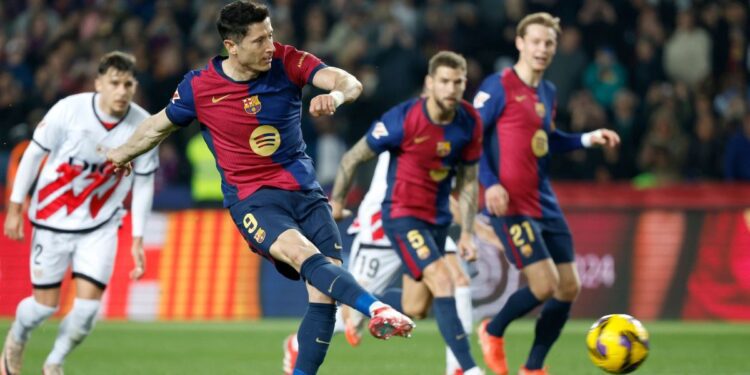 ¡Con permiso! Barcelona vence al Rayo y toma el liderato