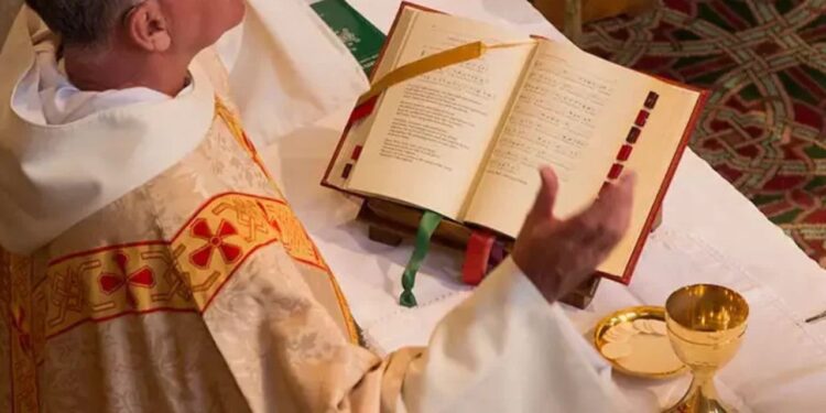 ¿Cuál es el salario de un sacerdote en México?