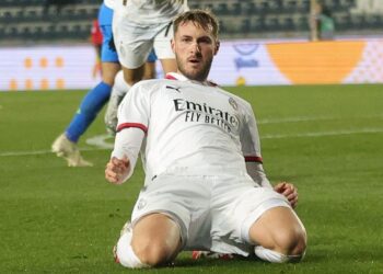 VIDEO | Santiago Giménez se estrena como goleador del Milan