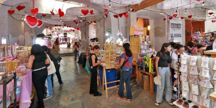 Mercadito Rosa celebra el amor y la amistad