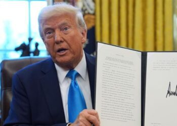 Donald Trump firma orden ejecutiva para retirar a EE. UU. de la ONU