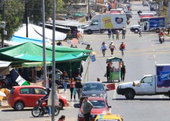 Fotos: Adrián Gaytán // Un grupo de trabajadores de la educación impidió el acceso a la Secretaría de Bienestar y PEMEX.
