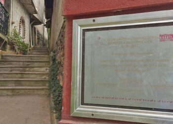 Vecinos manifestaron la necesidad de renovar esta placa.