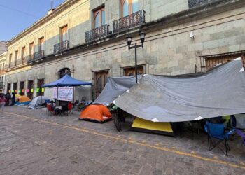 Foto: Luis Cruz // Protesta de extrabajadores del gobierno de Oaxaca.