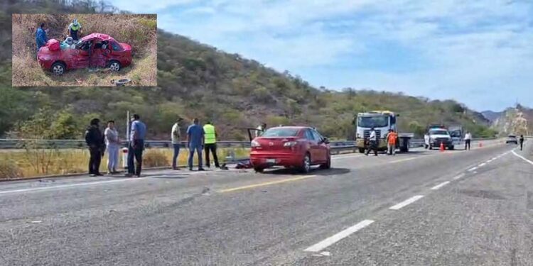¡Tragedia familiar en la Súper Carretera 185D! Muere conductor tras brutal choque y volcadura