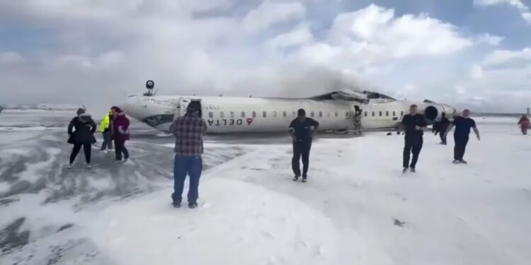 Accidente de avión de Delta Airlines en el Aeropuerto Internacional de Toronto